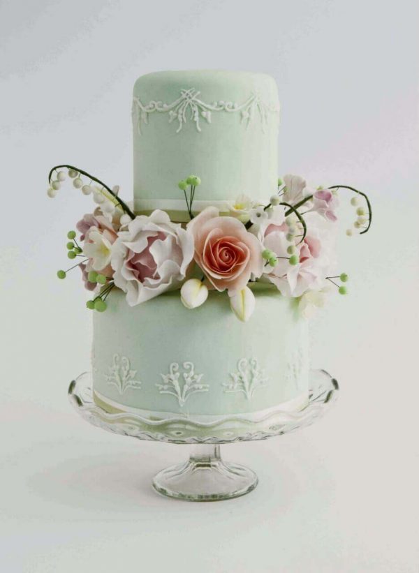 pastel wedding cake with sugar flowers master class with samantha brown at the london cake academy