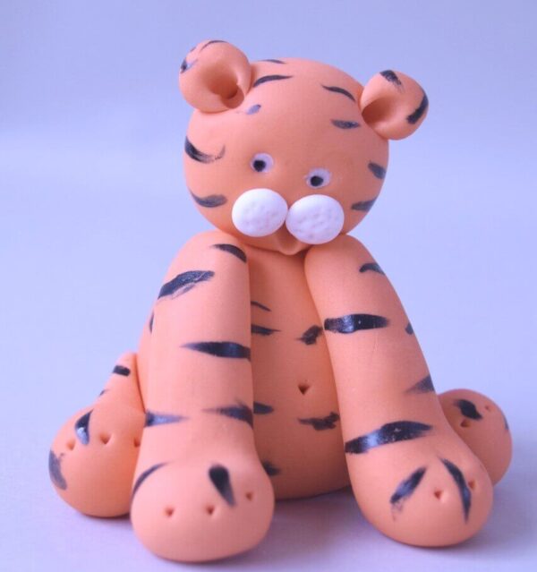 cute tiger figure cake topper class at the London cake academy