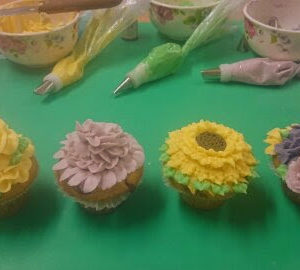 piped buttercream flowers