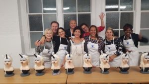 group having fun at the london cake academy class