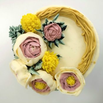 hand piped buttercream flowers