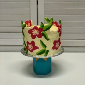 The London Cake Academy shows buttercream printing effect on a cake
